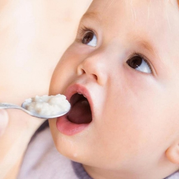 A minta menete a gyermek számára 6,7-10 hónap alatt