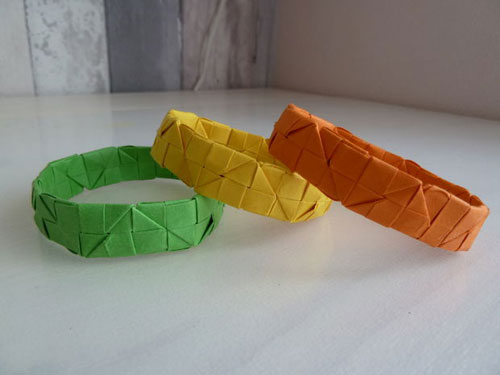 Origami karkötő négyzetből