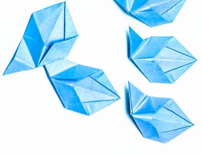 Hogyan készítsünk origami virágot a saját kezünkkel