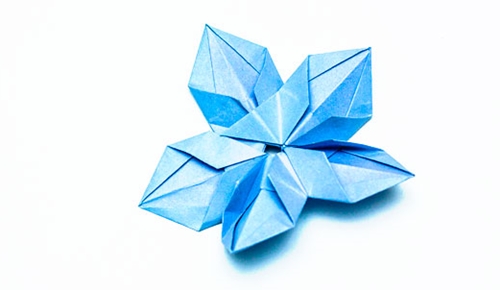 Hogyan készítsünk origami virágot a saját kezünkkel