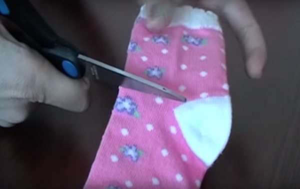 Hogyan kell varrni a baba ruhákat a saját kezével