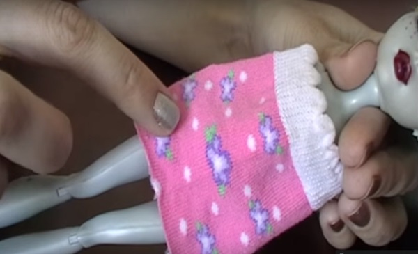 Hogyan kell varrni a baba ruhákat a saját kezével
