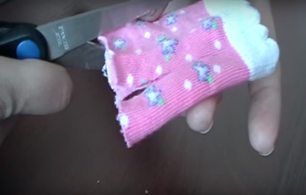 Hogyan kell varrni a baba ruhákat a saját kezével