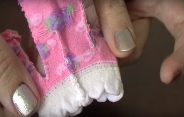 Hogyan kell varrni a baba ruhákat a saját kezével