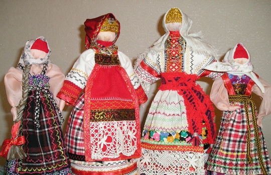 A Maslenitsa babát a saját kezünkkel készítjük el.