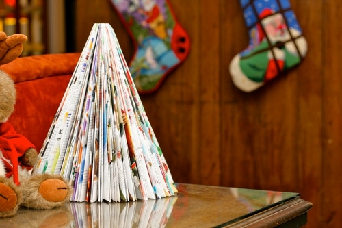 Újévi játékok-origami egy karácsonyfa papírból
