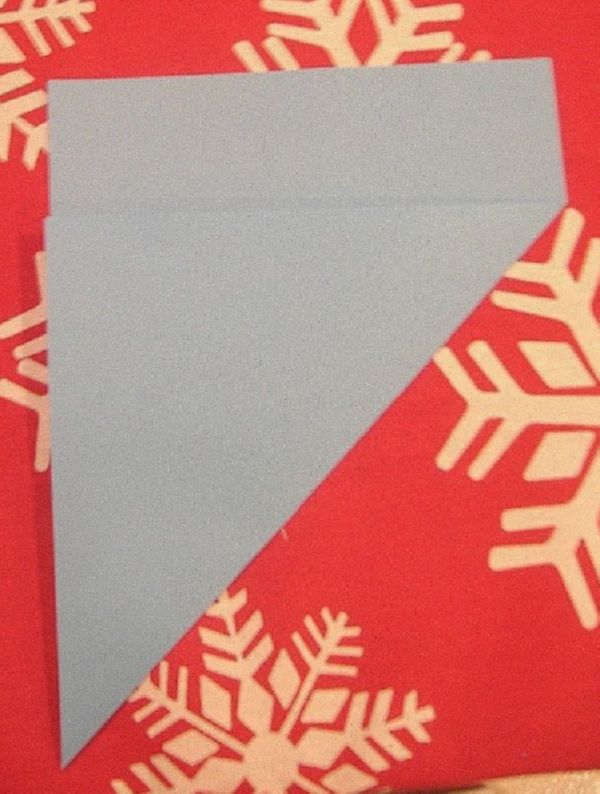 Gyönyörű hópelyhek a 2017-es újévre a saját kezükben papír - diagramok és fotók szakaszaiban. Mesterkurzusok a nagy hópelyhek gyermekeire az origami technikában