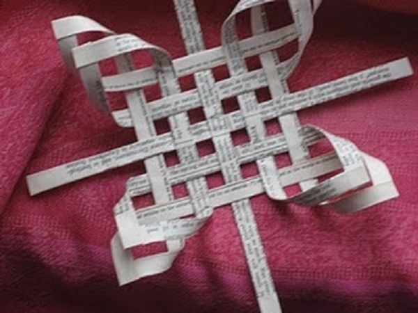Gyönyörű hópelyhek a 2017-es újévre a saját kezükben papír - diagramok és fotók szakaszaiban. Mesterkurzusok a nagy hópelyhek gyermekeire az origami technikában