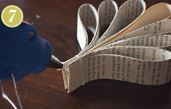 Gyönyörű hópelyhek a 2017-es újévre a saját kezükben papír - diagramok és fotók szakaszaiban. Mesterkurzusok a nagy hópelyhek gyermekeire az origami technikában