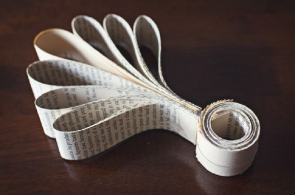 Gyönyörű hópelyhek a 2017-es újévre a saját kezükben papír - diagramok és fotók szakaszaiban. Mesterkurzusok a nagy hópelyhek gyermekeire az origami technikában
