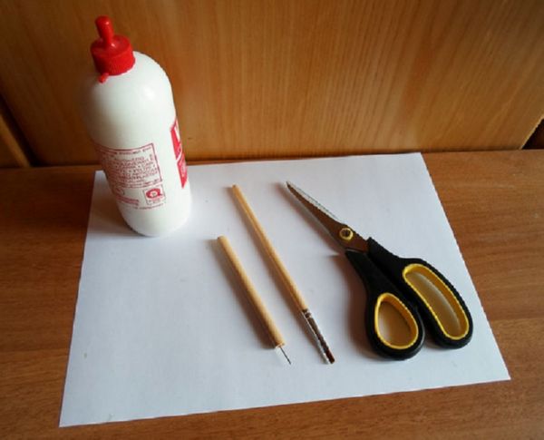 Gyönyörű hópelyhek a 2017-es újévre a saját kezükben papír - diagramok és fotók szakaszaiban. Mesterkurzusok a nagy hópelyhek gyermekeire az origami technikában