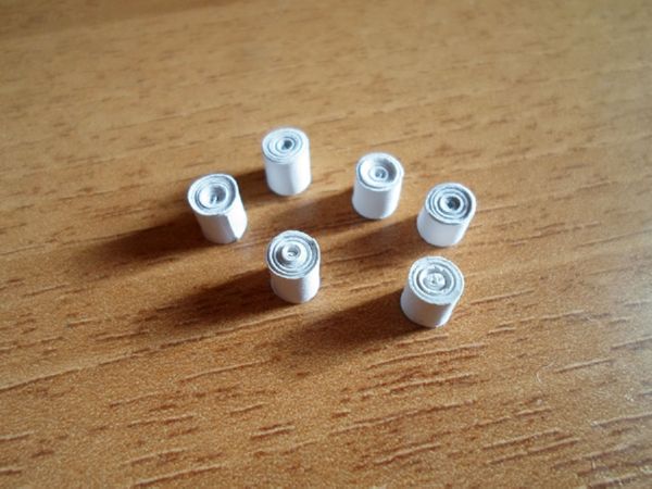 Gyönyörű hópelyhek a 2017-es újévre a saját kezükben papír - diagramok és fotók szakaszaiban. Mesterkurzusok a nagy hópelyhek gyermekeire az origami technikában