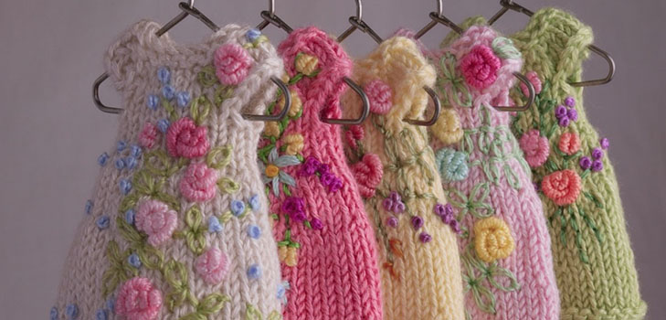 Ruhák Barbie saját kezébe - minták és minták