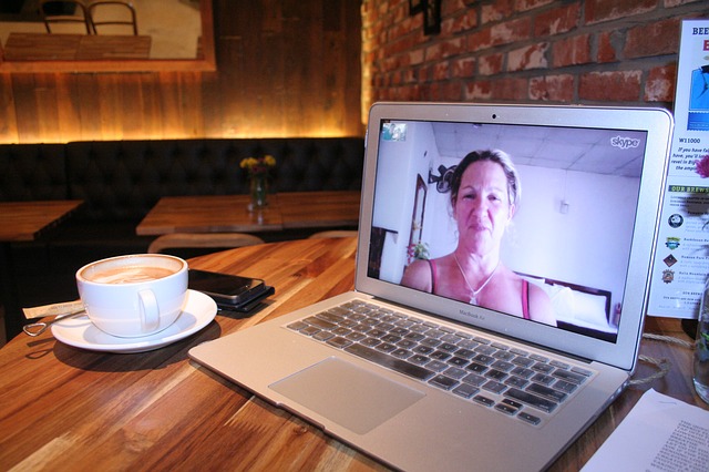 Melyik a jobb: egy tabletta vagy laptop?