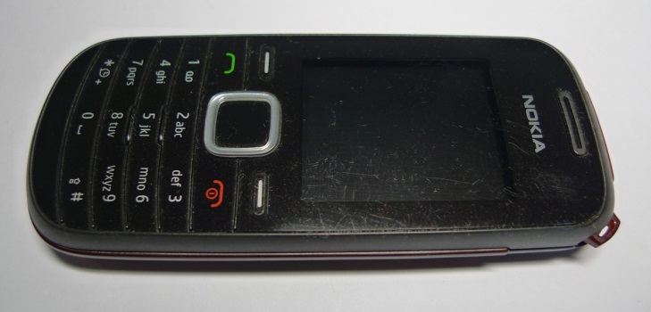 Hogyan távolítsuk el a karcolásokat a telefonról