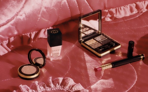 Ez a titokzatos rózsaszín: a Gucci Beauty F / W 2016 sminkkészlete