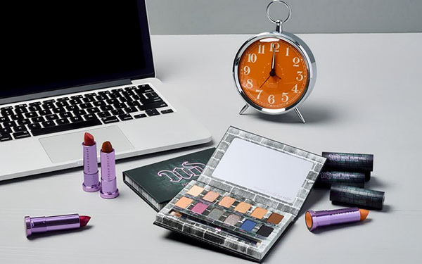 Semmi sem felesleges: egyetemes gyűjtemény a smink Urban Decay Nocturnal 2017