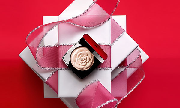 Magnificent trio: újdonságok Chanel a ragyogó sminkhez
