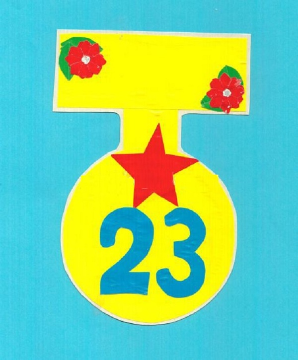 Applique február 23-án, saját kezét