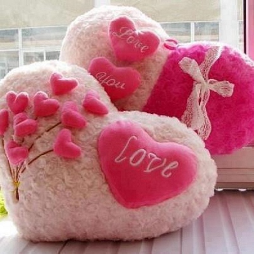 Mit adhatsz egy lánynak a Valentin-napra: ötletek ajándékokra