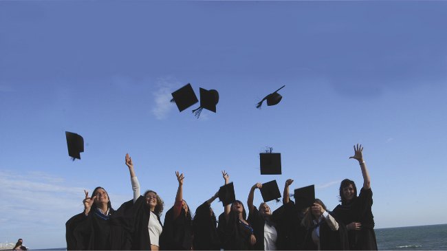 Mit adjunk a diplomásnak?