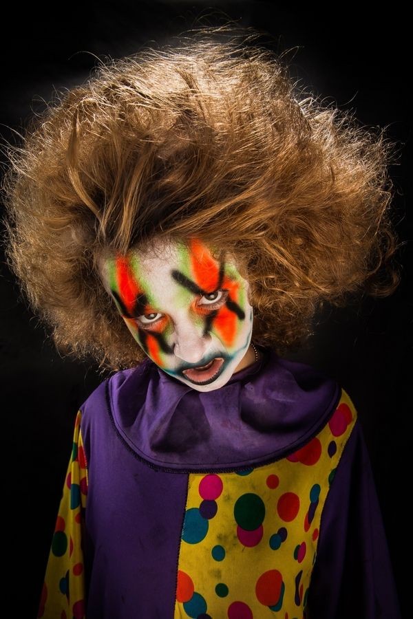 Halloween az iskolában: hogyan kell ünnepelni, ötleteket a forgatókönyv, versenyek, videó. Halloween öltözködés iskolába a saját kezével, fotó