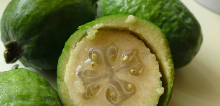 Hogyan eszik feijoa: hogyan kell enni megfelelő feijoa
