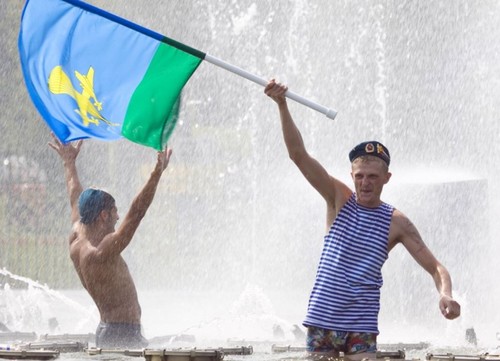 Mikor lesz az Airborne Forces Day 2015-ben? Gratulálok VDVshniku-nak