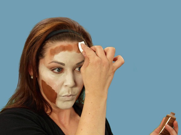 Félelmetes smink a Halloween a saját kezét a lányok és a lányok