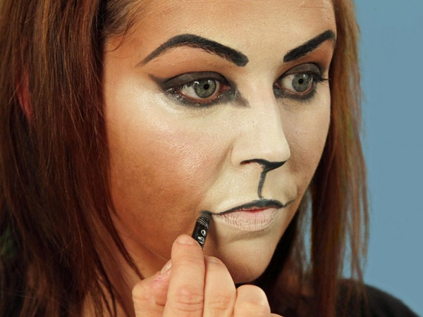 Félelmetes smink a Halloween a saját kezét a lányok és a lányok