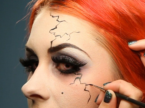 Félelmetes smink a Halloween a saját kezét a lányok és a lányok