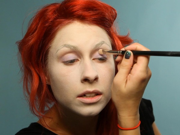 Félelmetes smink a Halloween a saját kezét a lányok és a lányok