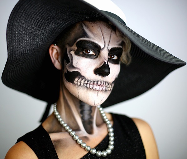Félelmetes smink a Halloween a saját kezét a lányok és a lányok