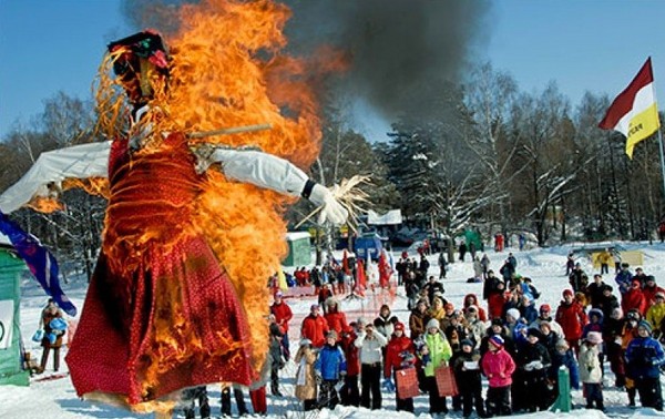 Maslenitsa-2016: a fő hagyományok és szép gratulációk