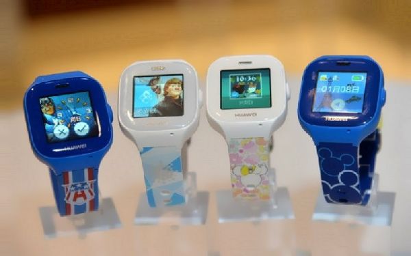 Ajándék az első osztályosok: a gyermekek intelligens órák Huawei Honor Xiao K