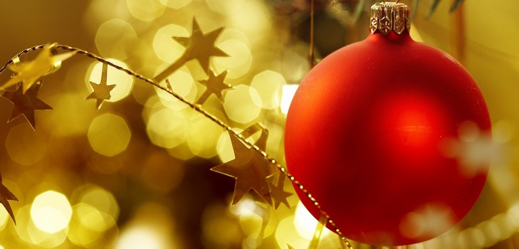 Gratulálunk a New Year 2017 Cock munkatársaihoz - hivatalos a prózában és vicces versben. Kártyák gratulálni kollégáknak az újévért
