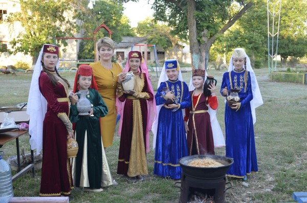 Hogyan és mikor Uraza Bayram 2016-ban ünnepelte Oroszországban. Gratulálunk az ország muszlimainak a böjt napján