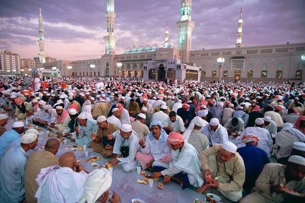 Ramadan 2016 - kezdete és vége Oroszországban, Moszkvában, Tunéziában, az Egyesült Arab Emírségekben. A szent hónap kalandja Moszkvában, a naptár. Gratulálunk a vers Ramadan 2016-ban