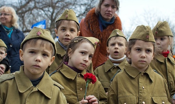 Emlékszünk és büszkék vagyunk: eredeti ötletek a Victory Day forgatókönyvéhez