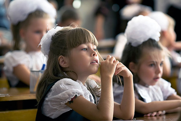 Versek az első osztályosok számára a sorban a tudásnap tiszteletére 1. szeptember