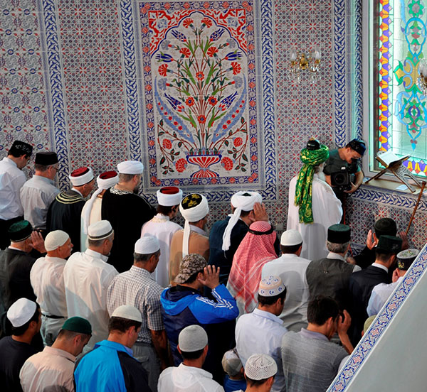 Gratulálunk a muszlimoknak az Uraza Bayram-2017-hez