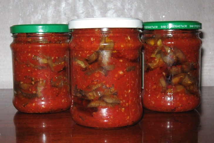 Paradicsom az Adzhikában a télen: foto recept a padlizsán adzhika számára