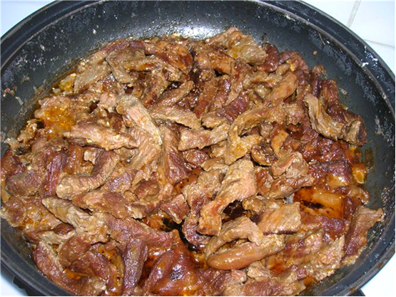 Stroganoff marhahúst egy serpenyőben