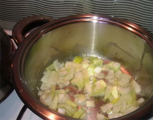 Szelet hagymát és sárgarépát Szelet hagymát és sárgarépát