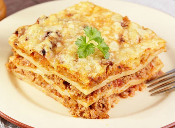Ízletes és gyors ünnepi vacsora február 23-án, gombás lasagna