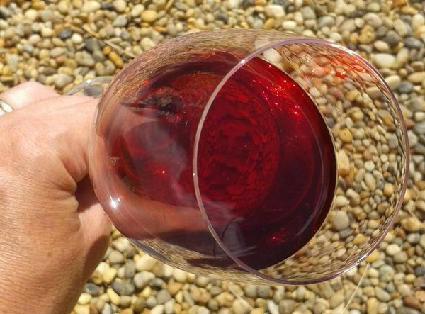 Házi cseresznyebor, egyszerű recept vodkával, élesztő nélkül. Hogyan készítsünk cseresznyebort otthon kesztyűvel?