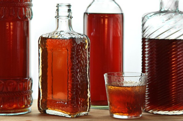 Házi cseresznyebor, egyszerű recept vodkával, élesztő nélkül. Hogyan készítsünk cseresznyebort otthon kesztyűvel?