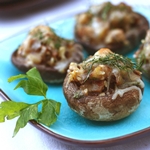 Hogyan készítsünk gombákat a sütőben? Fotó recept töltött gomba a sütőben