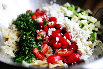 recept egy érdekes saláta cukkinivel