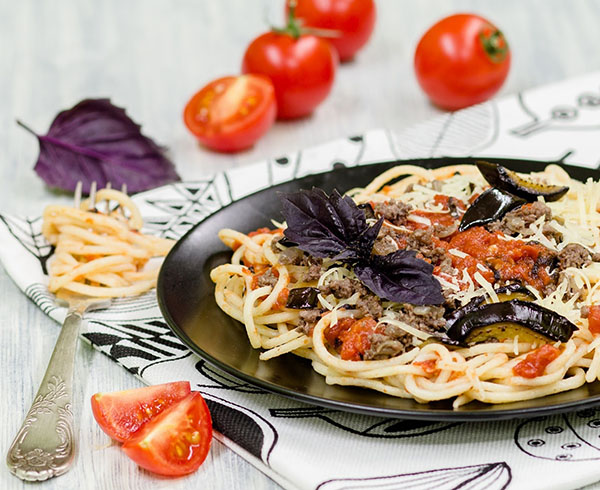 Hogyan készítsünk egy csodálatos tésztát a tonhalra egy olasz recept alapján